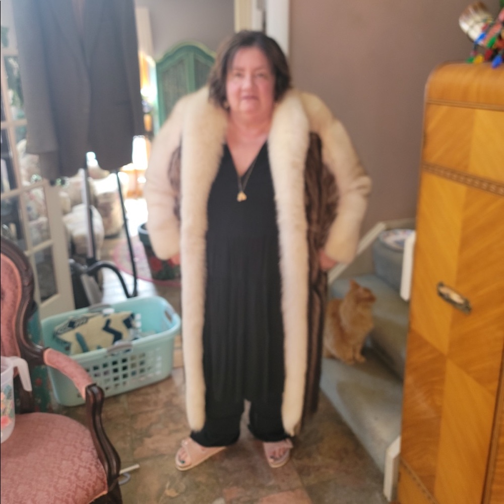 Vintage Full Length Fox Fur Coat - Picture 12 of 14